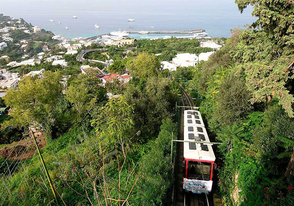 Capri: Subida en funicular (opcional).
