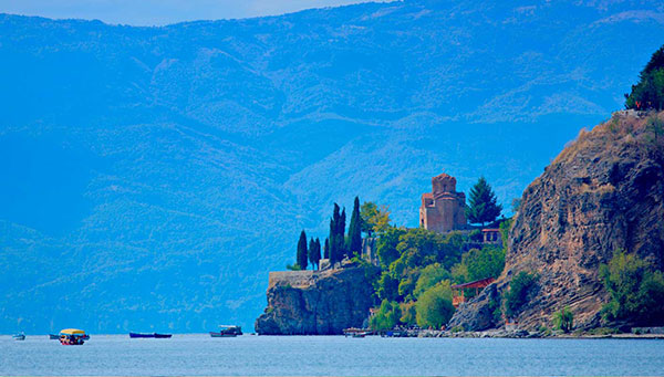 Ohrid: La ciudad es rica en casas pintorescas y monumentos.